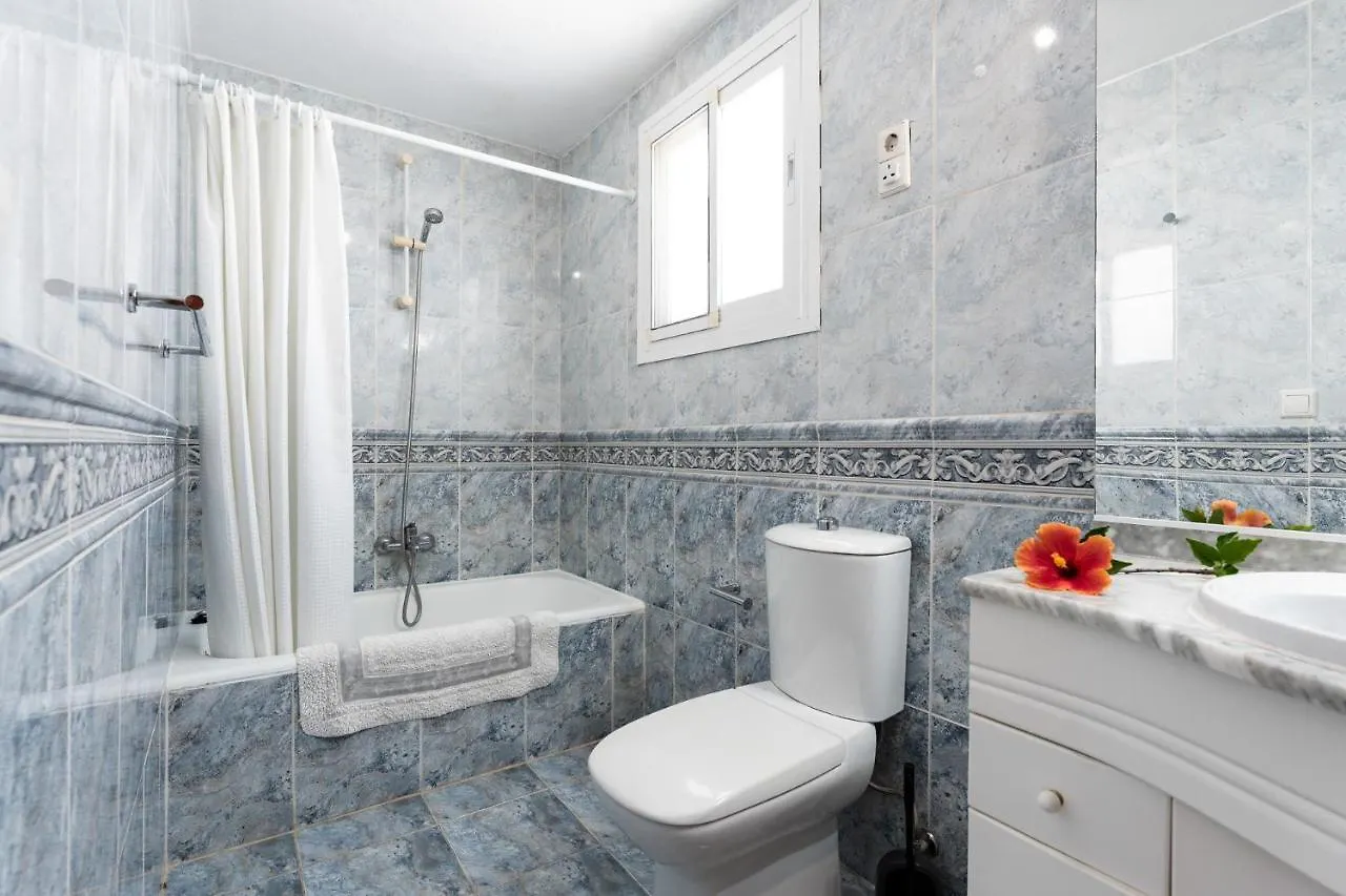 Beachfront Villa Mijas: 4-Bedroom Retreat with Private Pool Sitio de Calahonda 0*,