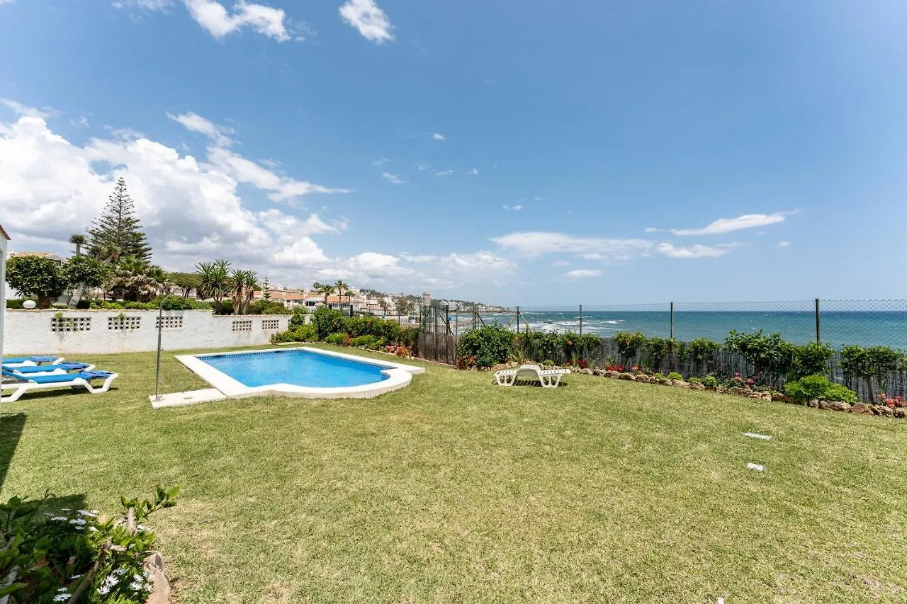 Beachfront Villa Mijas: 4-Bedroom Retreat with Private Pool Sitio de Calahonda 0*,