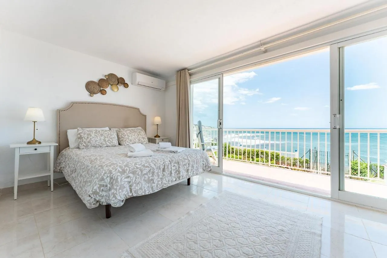 Beachfront Villa Mijas: 4-Bedroom Retreat with Private Pool Sitio de Calahonda 0*,  Spain