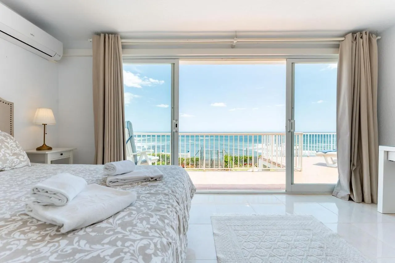 Beachfront Villa Mijas: 4-Bedroom Retreat with Private Pool Sitio de Calahonda