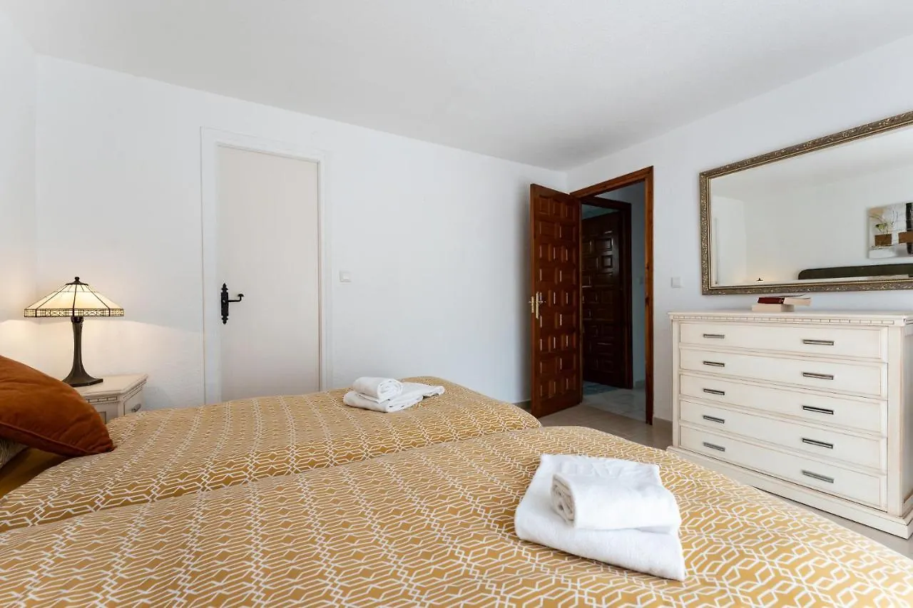 Beachfront Villa Mijas: 4-Bedroom Retreat with Private Pool Sitio de Calahonda 0*,